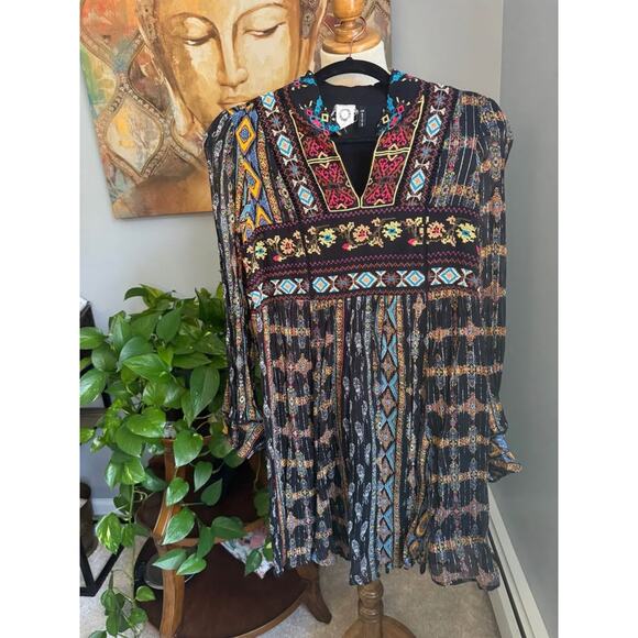 Anthropologie Akemi + Kin Sheria Metallic Embroidered Boho Dress Black Motif - Picture 8 of 10